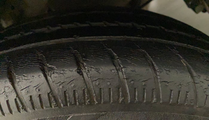 2015 Maruti Celerio VXI, Petrol, Manual, 51,071 km, Left Rear Tyre Tread