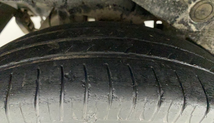 2010 Hyundai Santro Xing GL PLUS, Petrol, Manual, 63,639 km, Right Rear Tyre Tread