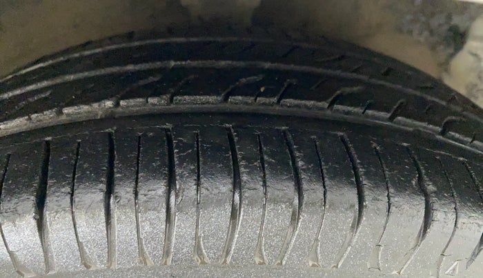 2010 Hyundai Santro Xing GL PLUS, Petrol, Manual, 63,639 km, Right Front Tyre Tread