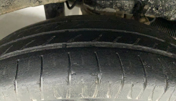 2010 Hyundai Santro Xing GL PLUS, Petrol, Manual, 63,639 km, Left Rear Tyre Tread