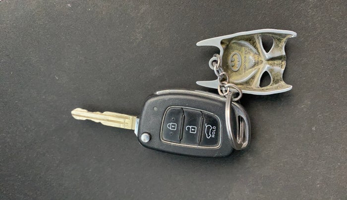 2021 Hyundai NEW I20 SPORTZ 1.2 AT, Petrol, Automatic, 90,600 km, Key Close Up