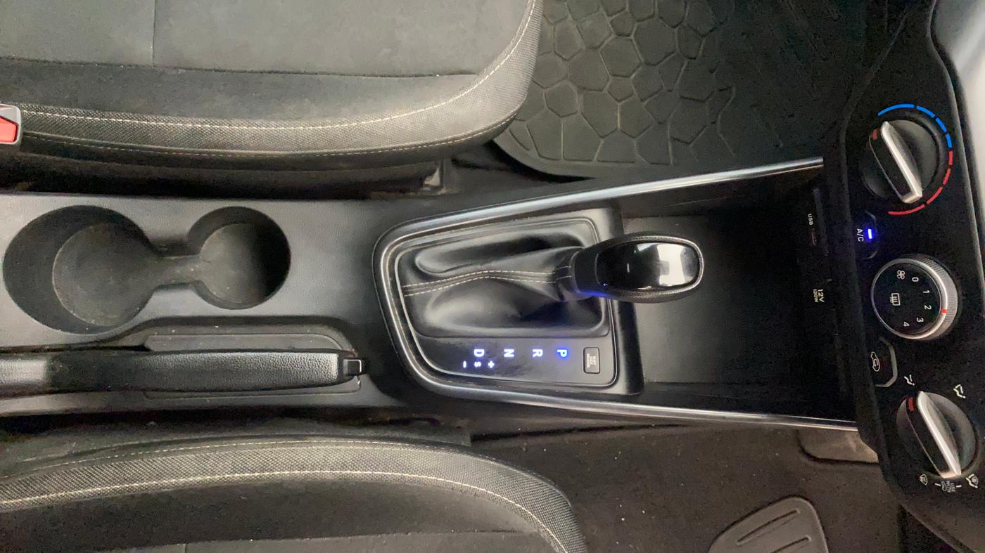2021 Hyundai NEW I20 SPORTZ 1.2 AT, Petrol, Automatic, 91,120 km, Gear Lever