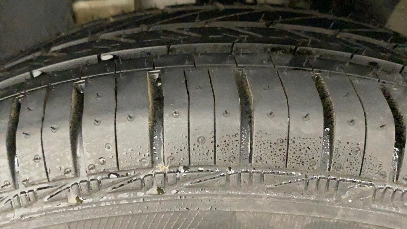 2020 Renault Kwid STD, Petrol, Manual, 29,878 km, Left Front Tyre Tread