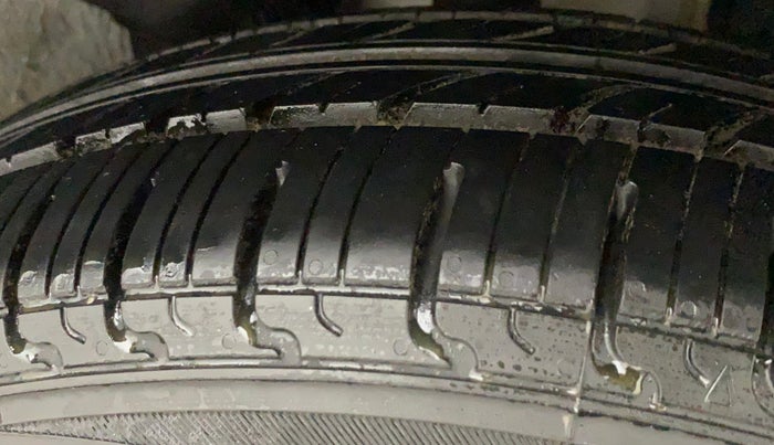 2020 Renault Kwid STD, Petrol, Manual, 29,878 km, Right Front Tyre Tread