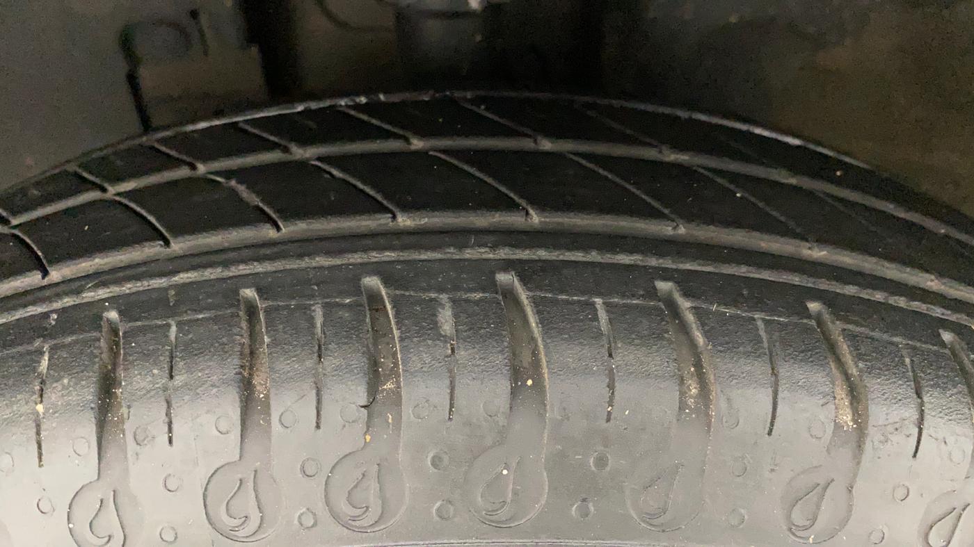 2021 Renault Kwid RXT 1.0 (O), Petrol, Manual, 17,968 km, Left Front Tyre Tread