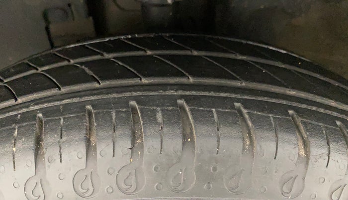 2021 Renault Kwid RXT 1.0 (O), Petrol, Manual, 17,968 km, Left Front Tyre Tread