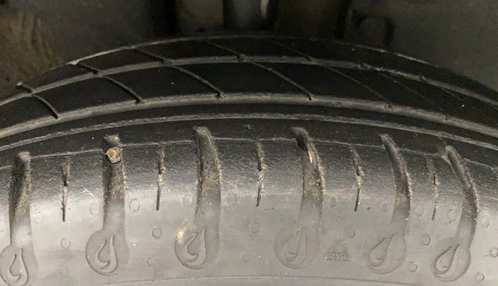 2021 Renault Kwid RXT 1.0 (O), Petrol, Manual, 17,968 km, Right Front Tyre Tread