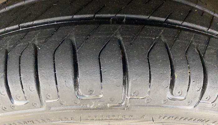 2012 Hyundai Santro Xing GLS, Petrol, Manual, 84,113 km, Left Front Tyre Tread