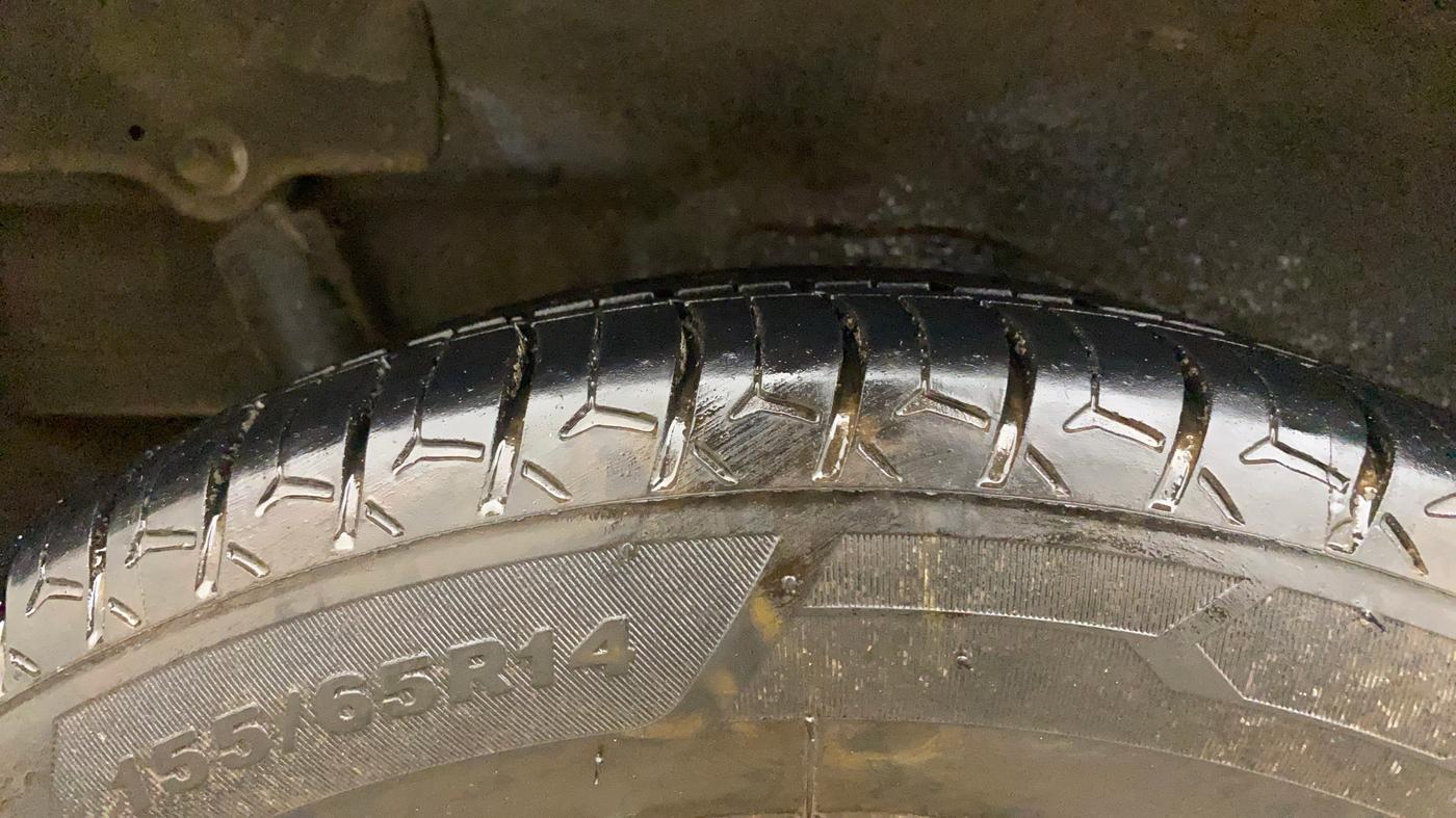 2014 Maruti Wagon R Stingray VXI, Petrol, Manual, 49,277 km, Right Rear Tyre Tread