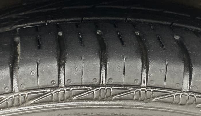 2017 Maruti Celerio ZXI AMT, Petrol, Automatic, 70,607 km, Right Front Tyre Tread