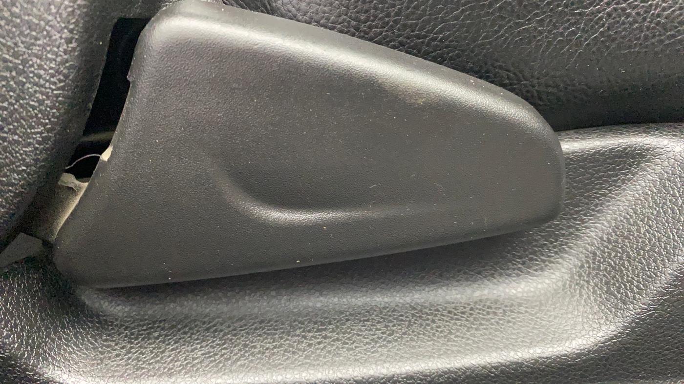 2019 Renault Kwid CLIMBER 1.0 AMT, Petrol, Automatic, 24,560 km, Driver Side Adjustment Panel