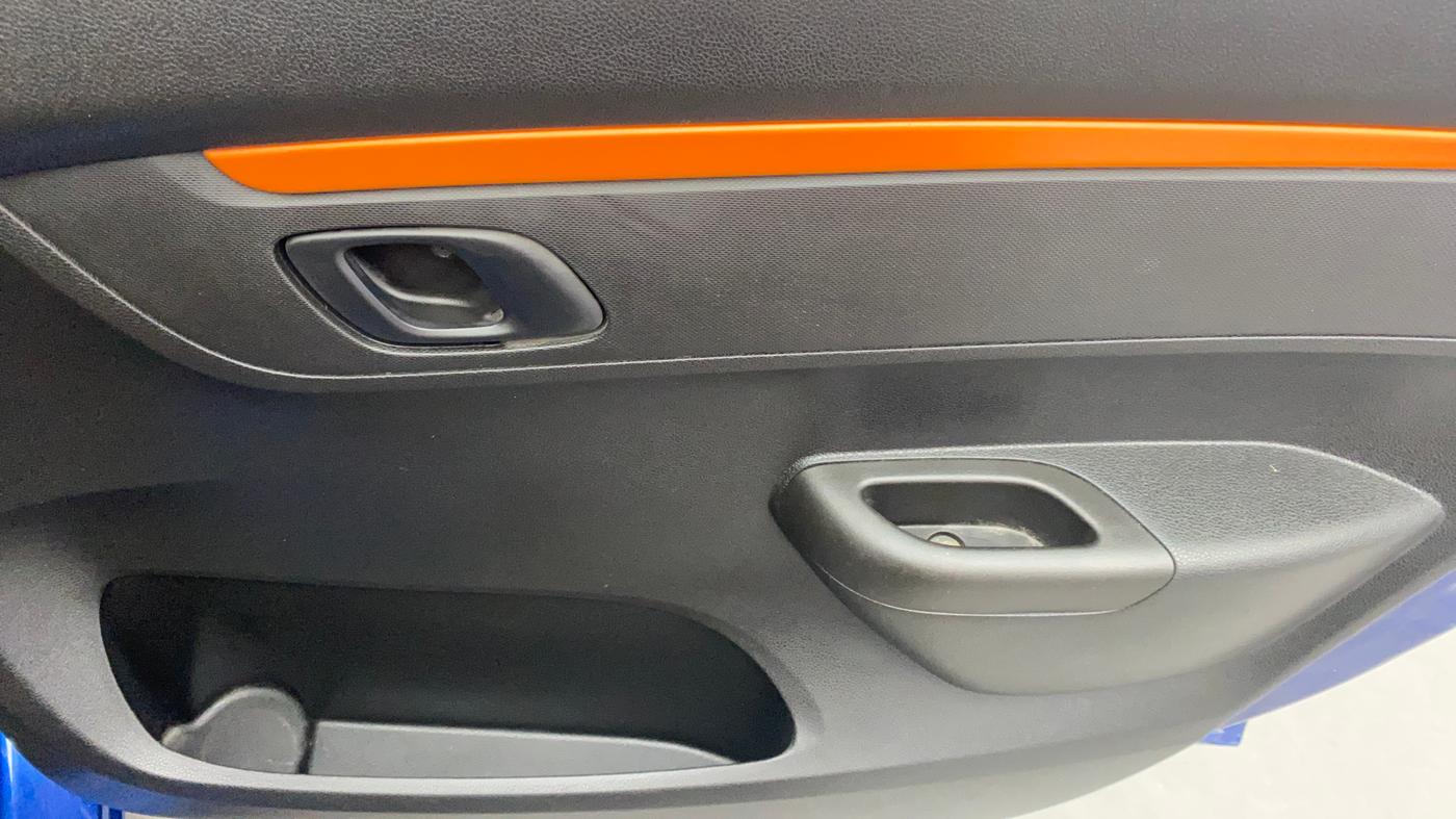 2019 Renault Kwid CLIMBER 1.0 AMT, Petrol, Automatic, 24,560 km, Driver Side Door Panels Control