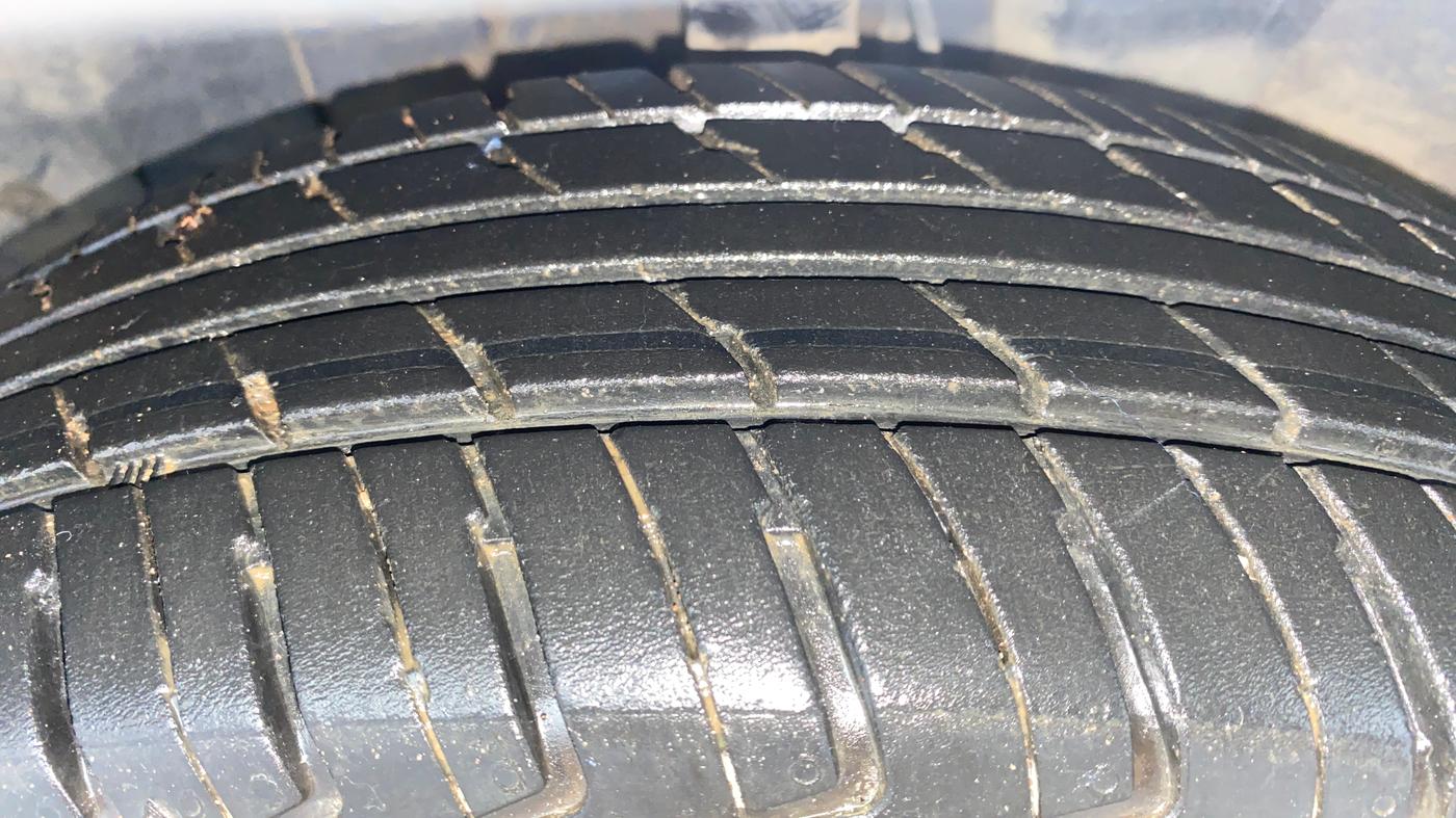 2019 Renault Kwid CLIMBER 1.0 AMT, Petrol, Automatic, 24,560 km, Left Front Tyre Tread