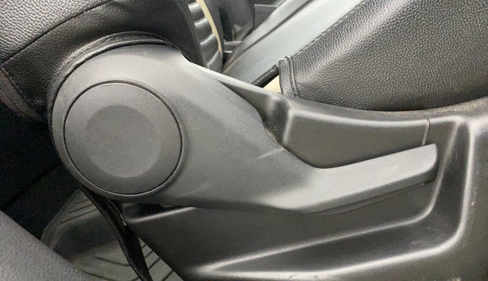 2021 Maruti New Wagon-R LXI CNG (O) 1.0, CNG, Manual, 55,225 km, Driver Side Adjustment Panel