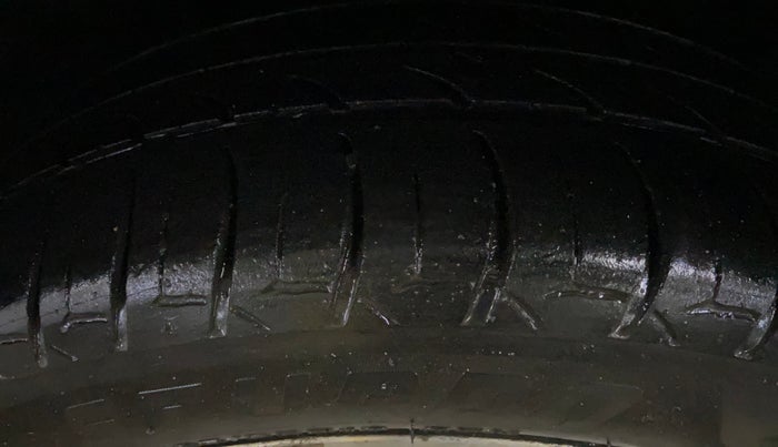 2016 Hyundai Elite i20 ASTA 1.4 CRDI (O), Diesel, Manual, 1,32,949 km, Left Rear Tyre Tread