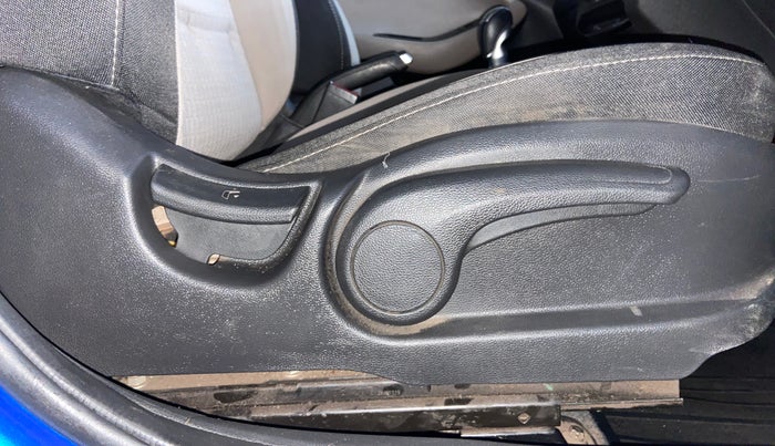 2016 Hyundai Elite i20 ASTA 1.4 CRDI (O), Diesel, Manual, 1,32,949 km, Driver Side Adjustment Panel