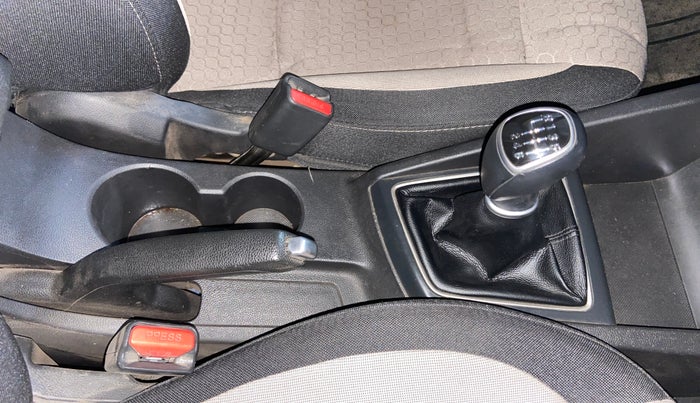 2016 Hyundai Elite i20 ASTA 1.4 CRDI (O), Diesel, Manual, 1,32,949 km, Gear Lever