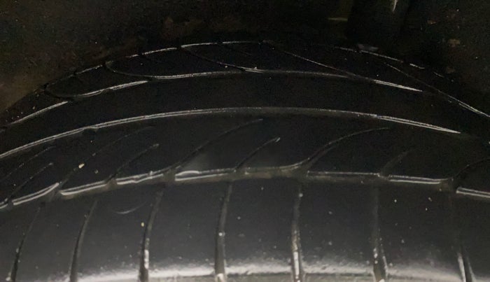 2016 Ford Ecosport TITANIUM 1.5L PETROL AT, Petrol, Automatic, 82,818 km, Left Rear Tyre Tread