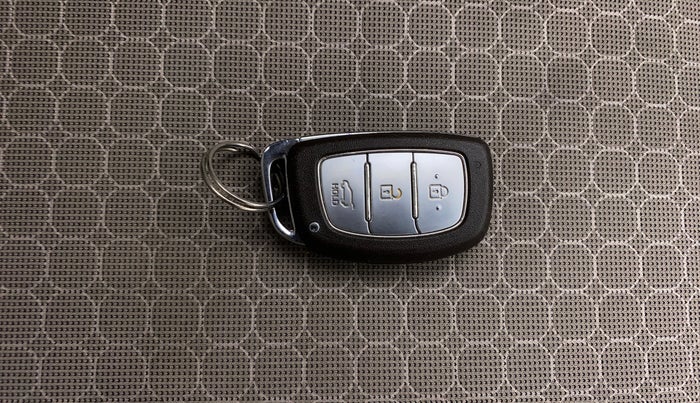 2017 Hyundai Elite i20 ASTA 1.2 (O), Petrol, Manual, 52,641 km, Key Close Up