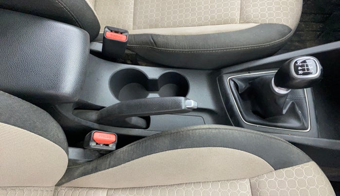 2017 Hyundai Elite i20 ASTA 1.2 (O), Petrol, Manual, 52,641 km, Gear Lever