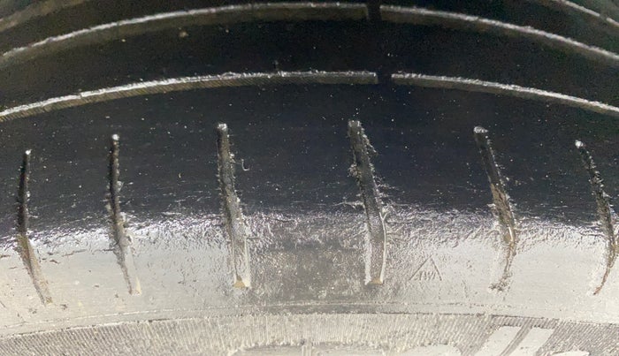 2017 Hyundai Elite i20 ASTA 1.2 (O), Petrol, Manual, 52,641 km, Left Rear Tyre Tread