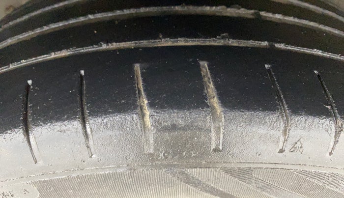 2017 Hyundai Elite i20 ASTA 1.2 (O), Petrol, Manual, 52,641 km, Right Rear Tyre Tread