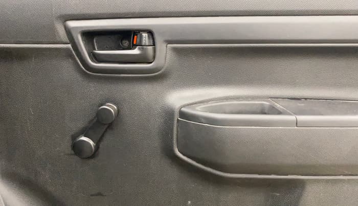 2022 Maruti S PRESSO LXI (O) CNG, CNG, Manual, 38,873 km, Driver Side Door Panels Control