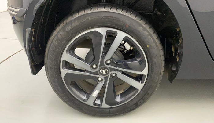 2023 Tata ALTROZ XZA PLUS DARK EDTION, Petrol, Automatic, 3,091 km, Right Rear Wheel
