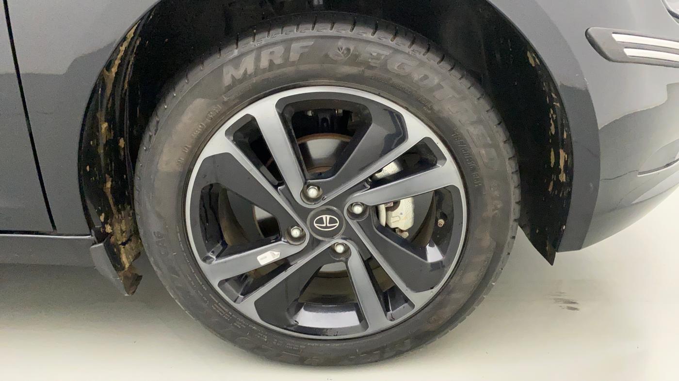 2023 Tata ALTROZ XZA PLUS DARK EDTION, Petrol, Automatic, 3,091 km, Right Front Wheel