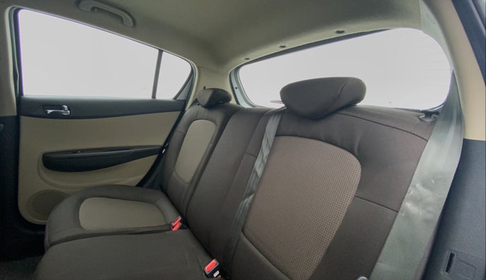 2014 Hyundai i20 ASTA 1.2, Petrol, Manual, 47,862 km, Right Side Rear Door Cabin