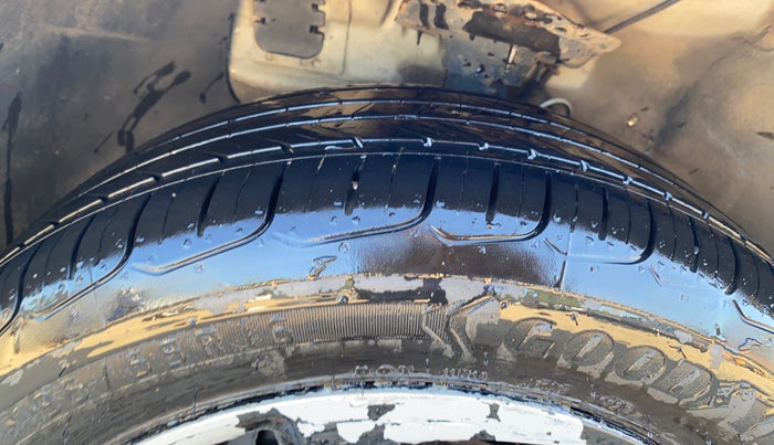 2018 Hyundai Elite i20 MAGNA EXECUTIVE 1.2, Petrol, Manual, 97,243 km, Left Front Tyre Tread