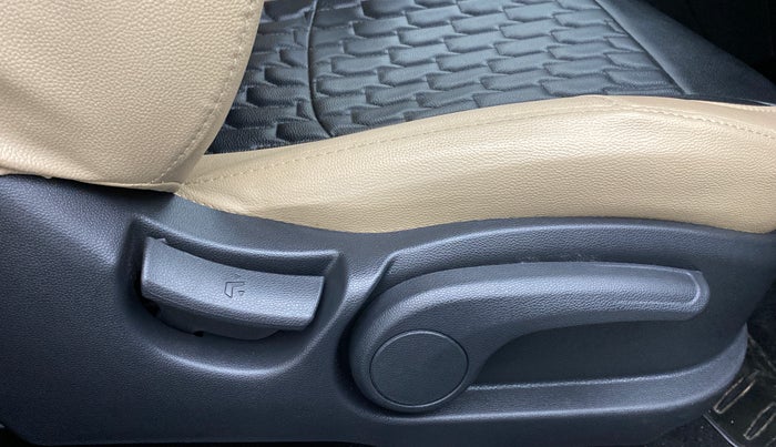 2019 Hyundai Elite i20 1.2 SPORTS PLUS VTVT CVT, Petrol, Automatic, 9,271 km, Driver Side Adjustment Panel
