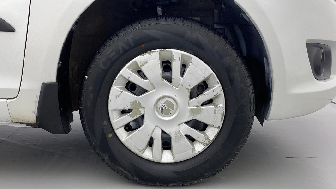 2013 Maruti Swift VXI D, Petrol, Manual, 82,061 km, Right Front Wheel