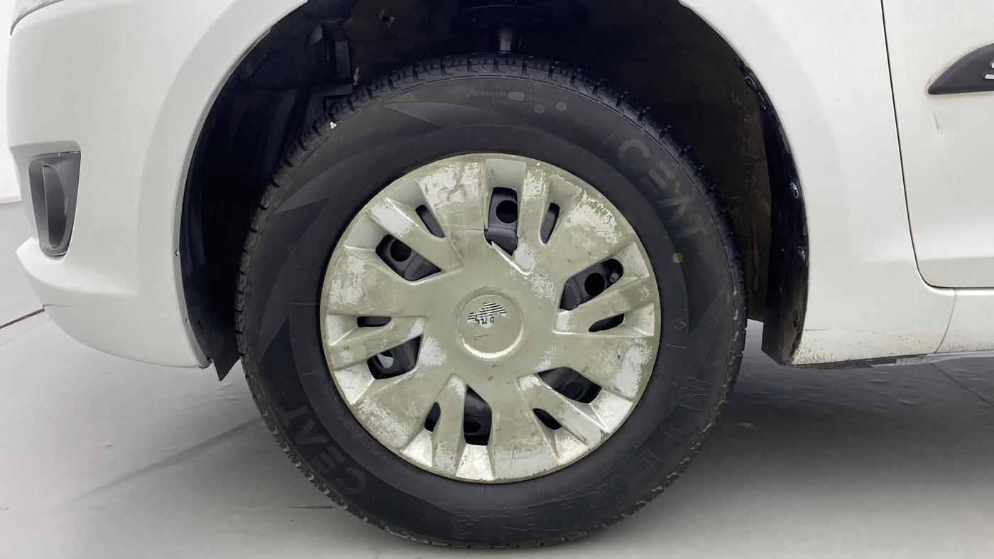 2013 Maruti Swift VXI D, Petrol, Manual, 82,061 km, Left Front Wheel
