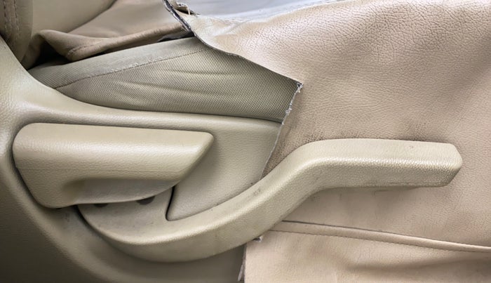 2016 Honda Amaze 1.2L I-VTEC VX, Petrol, Manual, 1,00,067 km, Driver Side Adjustment Panel