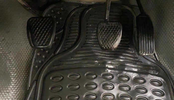 2016 Honda Amaze 1.2L I-VTEC VX, Petrol, Manual, 1,00,067 km, Pedals