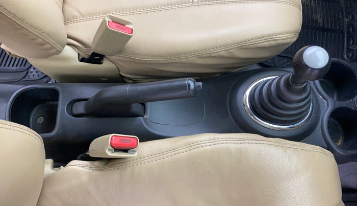 2016 Honda Amaze 1.2L I-VTEC VX, Petrol, Manual, 1,00,067 km, Gear Lever