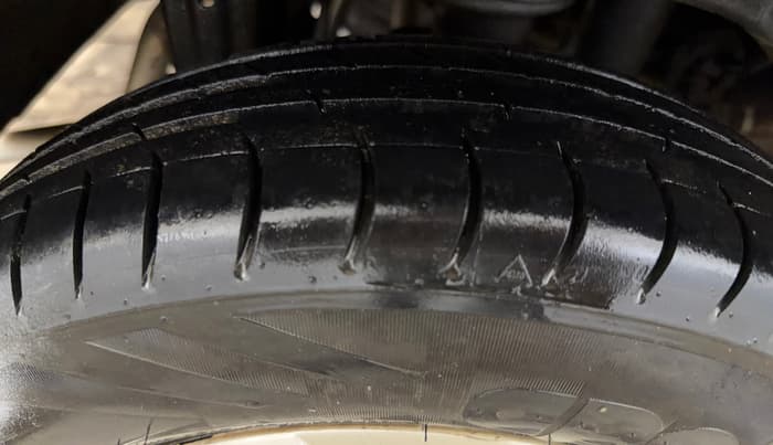 2015 Maruti Alto 800 LXI, Petrol, Manual, 65,025 km, Right Rear Tyre Tread