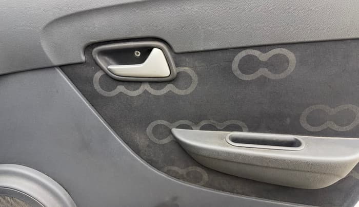 2015 Maruti Alto 800 LXI, Petrol, Manual, 65,025 km, Driver Side Door Panels Control
