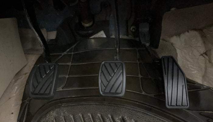 2017 Maruti Dzire VXI, Petrol, Manual, 36,254 km, Pedals