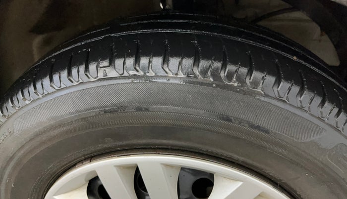 2017 Maruti Dzire VXI, Petrol, Manual, 36,254 km, Right Front Tyre Tread