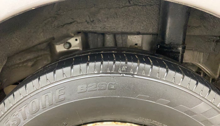 2013 Hyundai Eon D-LITE+, Petrol, Manual, 84,006 km, Left Rear Tyre Tread