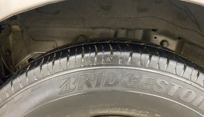 2013 Hyundai Eon D-LITE+, Petrol, Manual, 84,006 km, Right Rear Tyre Tread