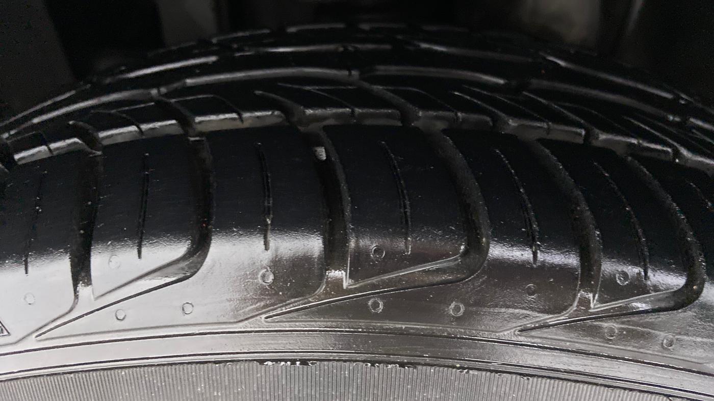2021 Mahindra MARAZZO M2 7STR, Diesel, Manual, 36,237 km, Left Front Tyre Tread
