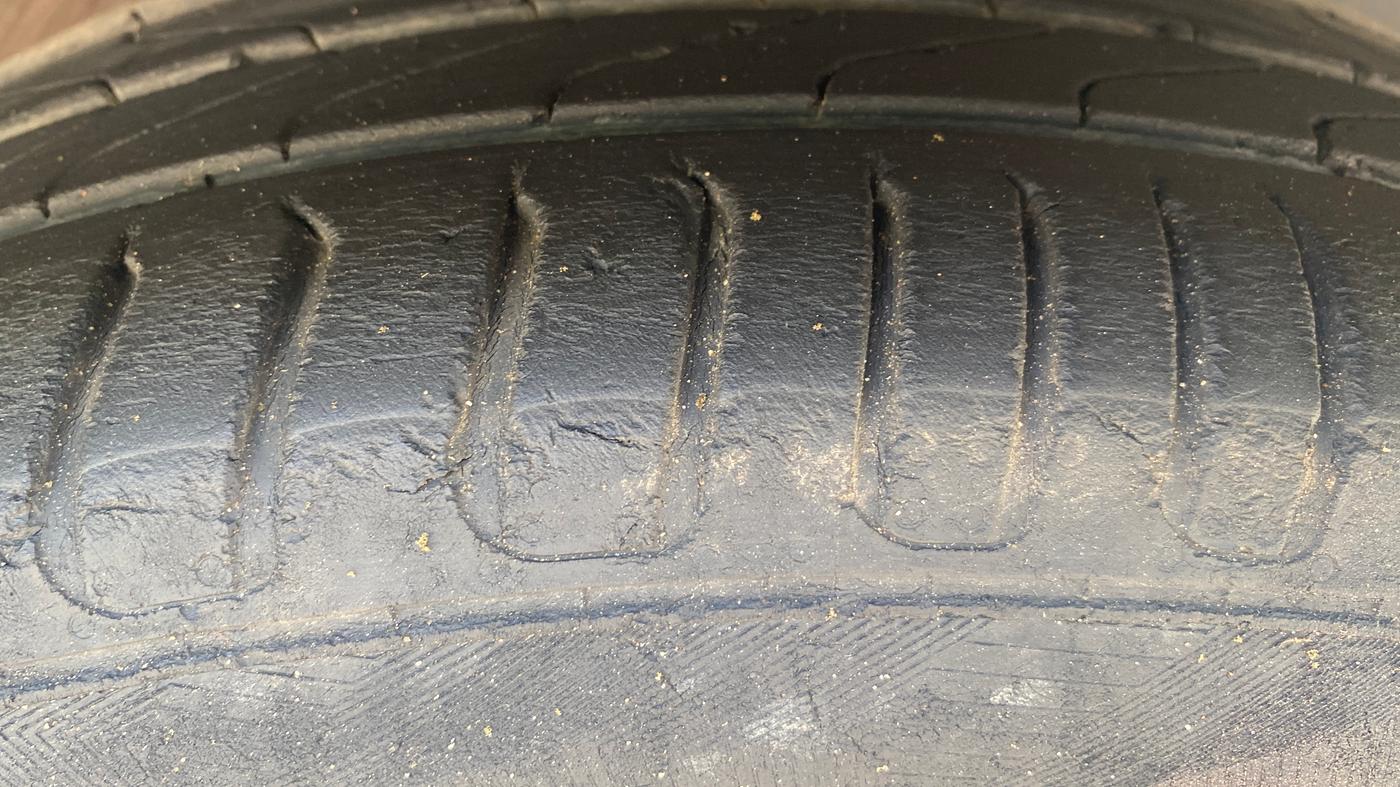 2021 MG HECTOR SHARP 1.5 DCT PETROL, Petrol, Automatic, 54,681 km, Right Front Tyre Tread