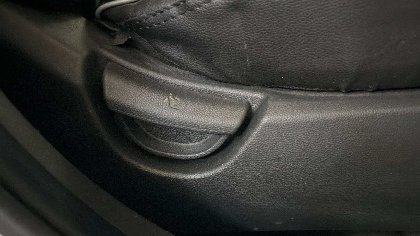 2018 Hyundai Grand i10 SPORTZ AT 1.2 KAPPA VTVT, Petrol, Automatic, 53,918 km, Driver Side Adjustment Panel