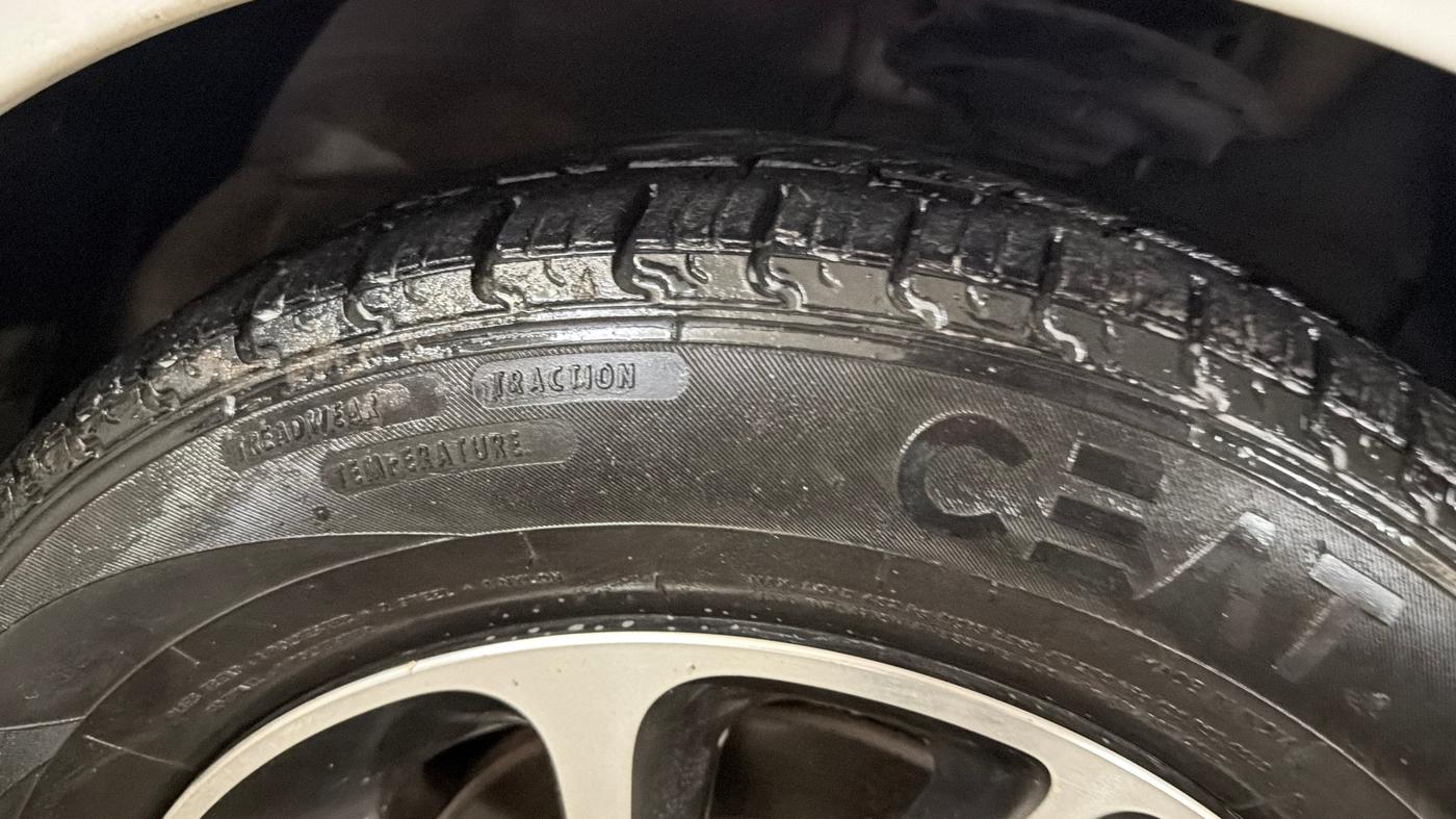 2018 Hyundai Grand i10 SPORTZ AT 1.2 KAPPA VTVT, Petrol, Automatic, 53,918 km, Right Front Tyre Tread