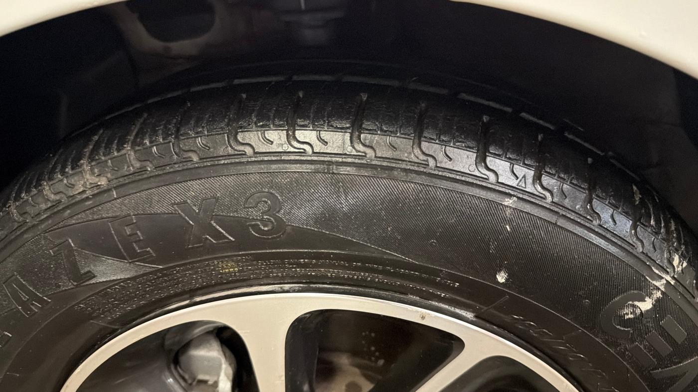 2018 Hyundai Grand i10 SPORTZ AT 1.2 KAPPA VTVT, Petrol, Automatic, 53,918 km, Left Front Tyre Tread