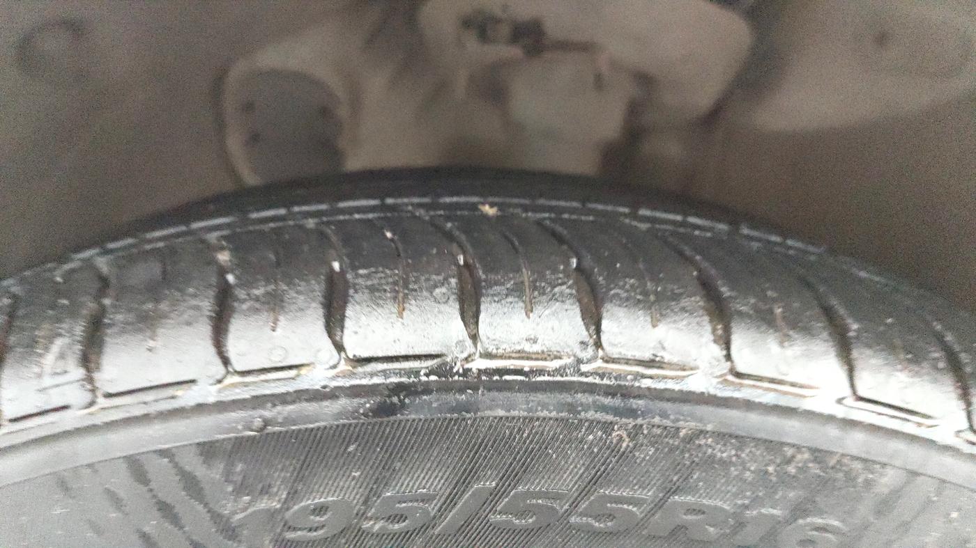 2021 Hyundai NEW I20 ASTA 1.2 MT, Petrol, Manual, 28,168 km, Left Front Tyre Tread