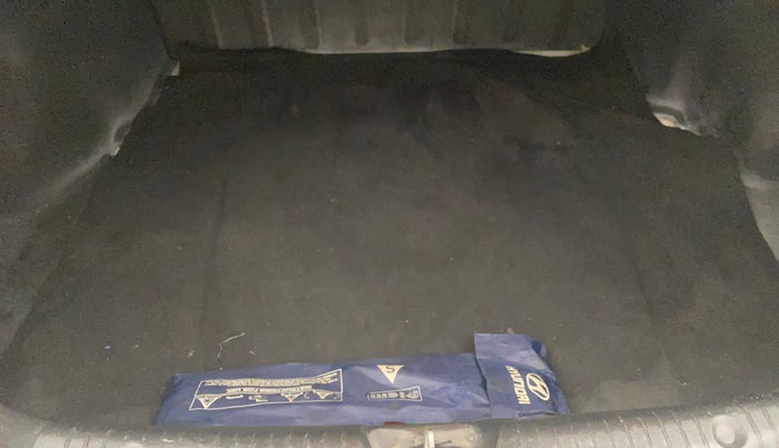 2014 Hyundai Verna FLUIDIC 1.6 CRDI SX, Diesel, Manual, 73,918 km, Boot Inside